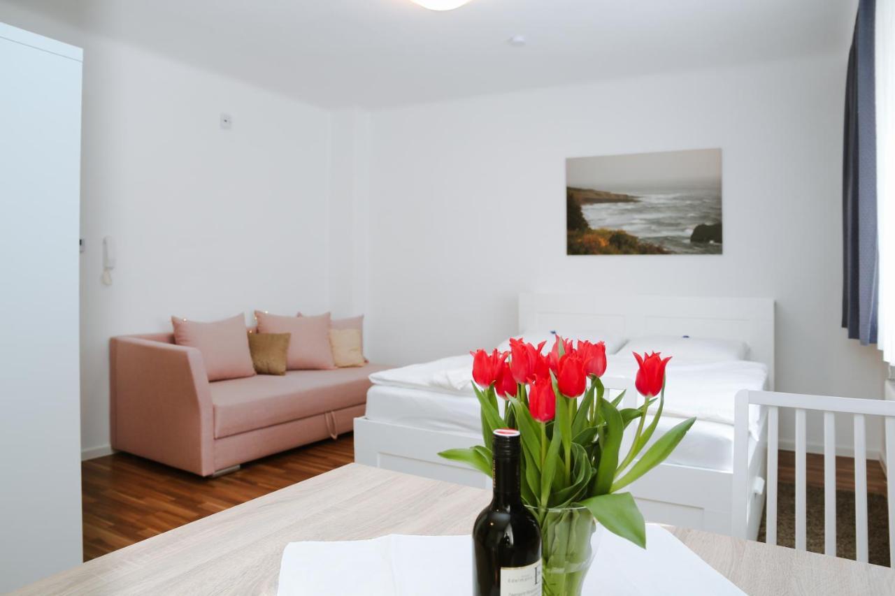 Ferienwohnung In Der Fussgaengerzone Gartenblick - Studio Apartment Eisenstadt Ngoại thất bức ảnh