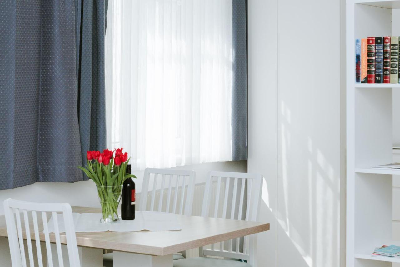 Ferienwohnung In Der Fussgaengerzone Gartenblick - Studio Apartment Eisenstadt Ngoại thất bức ảnh